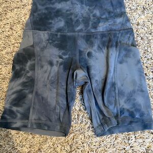 Lululemon Align Shorts Size 2 Blue Tie Dye High Rise Yoga Bike Shorts